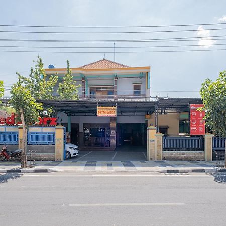 Отель Reddoorz Syariah Near Alun-Alun Bojonegoro Экстерьер фото